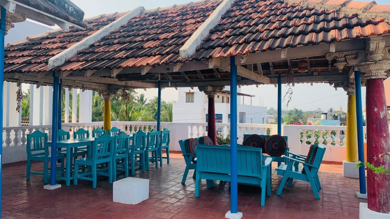 Holi-Wood Guesthouse Пондичери Екстериор снимка