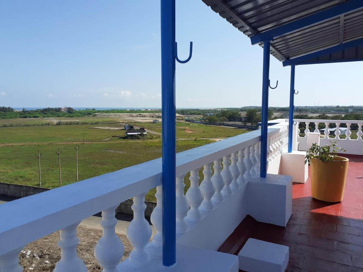 Holi-Wood Guesthouse Пондичери Екстериор снимка