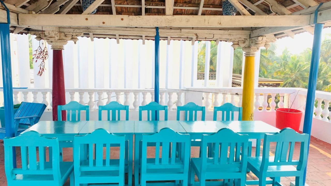 Holi-Wood Guesthouse Пондичери Екстериор снимка
