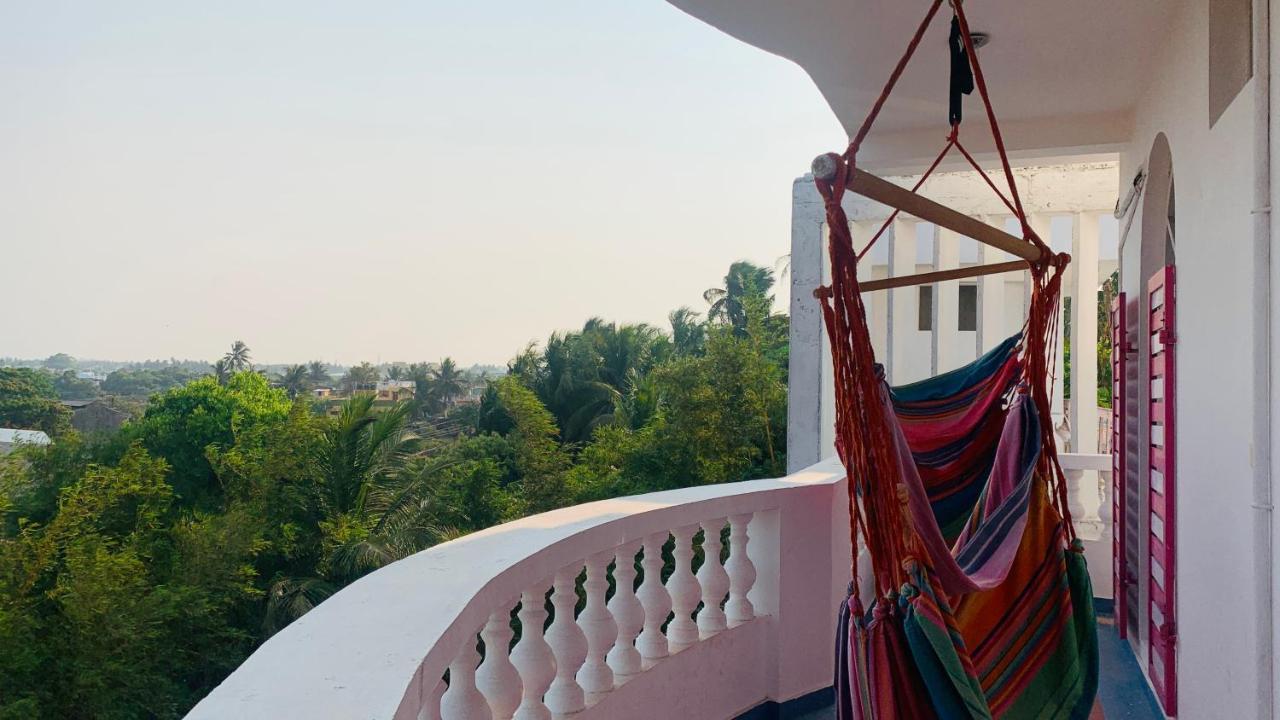 Holi-Wood Guesthouse Пондичери Екстериор снимка